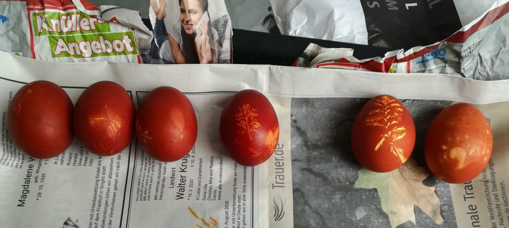 ostereier eier natürlich färben zwiebelschalen mate eier färben natürlich zwiebel rote beete rote bete